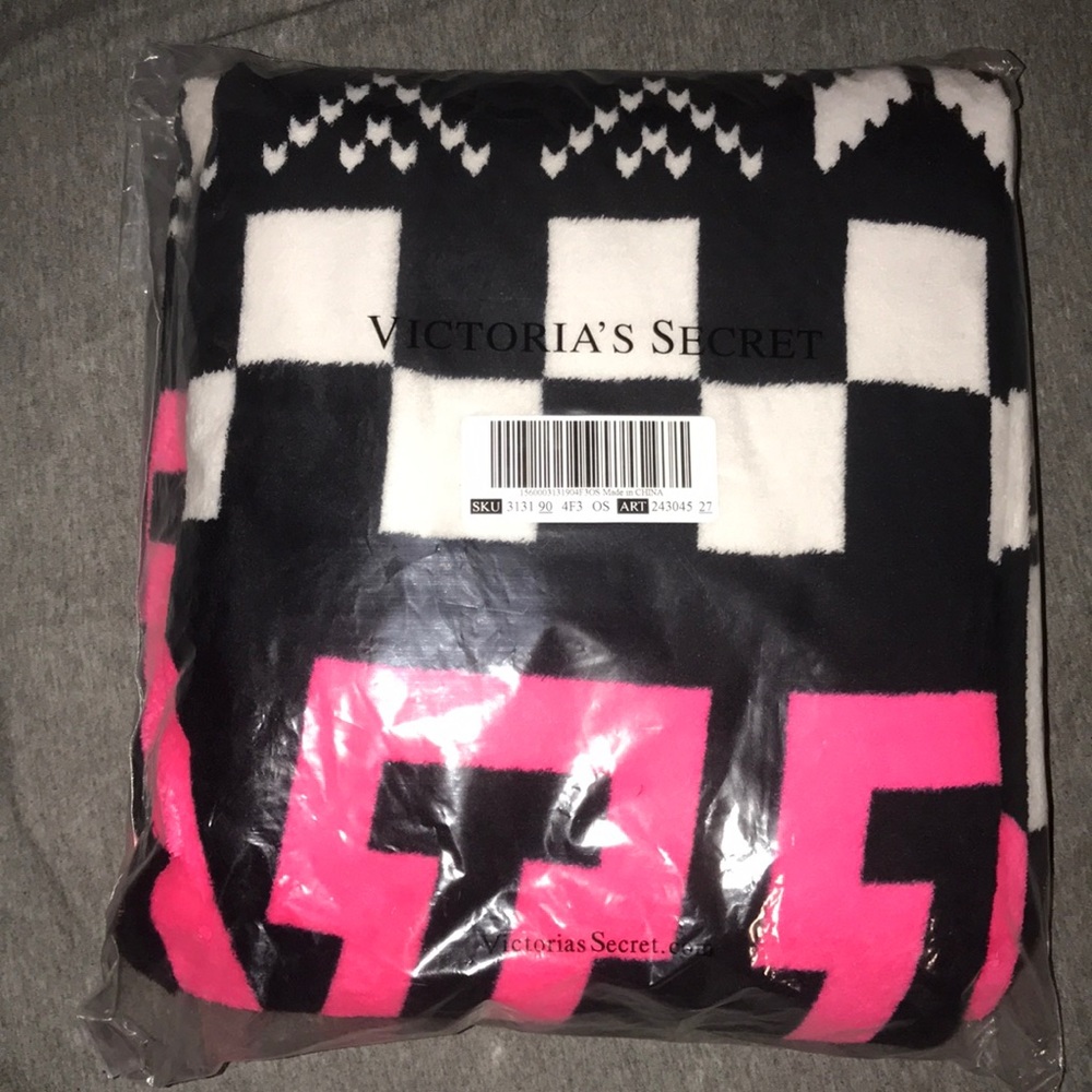 ❗️NWT❗️ VS PINK💓 BLANKET Offers Accepted